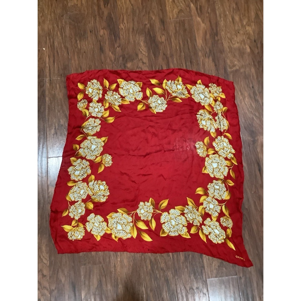 Chanel Silk Scarf : Floral